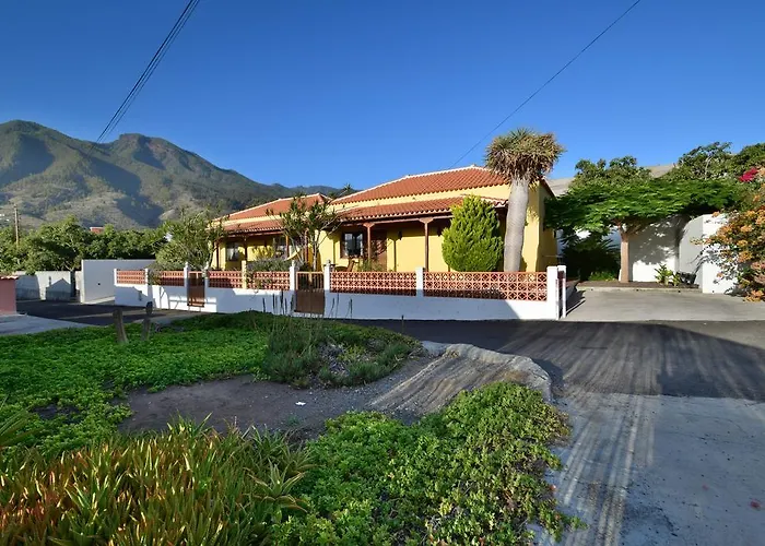 Casas Rurales Tola